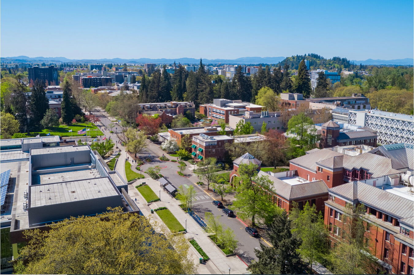 aerial photo of 13th street on the Eugene campus